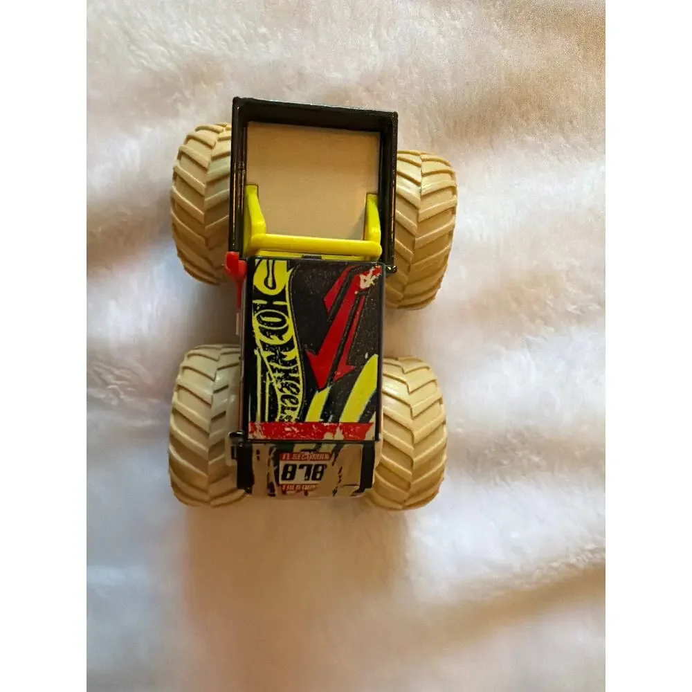 Mattel Hot Wheels Monster Trucks El Segundo 878 Mercedes Benz Unimog Loose